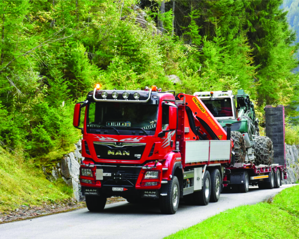Camion de transport d'André BORNET Fils Transports SA à Aproz (Nendaz) en Valais et en Suisse