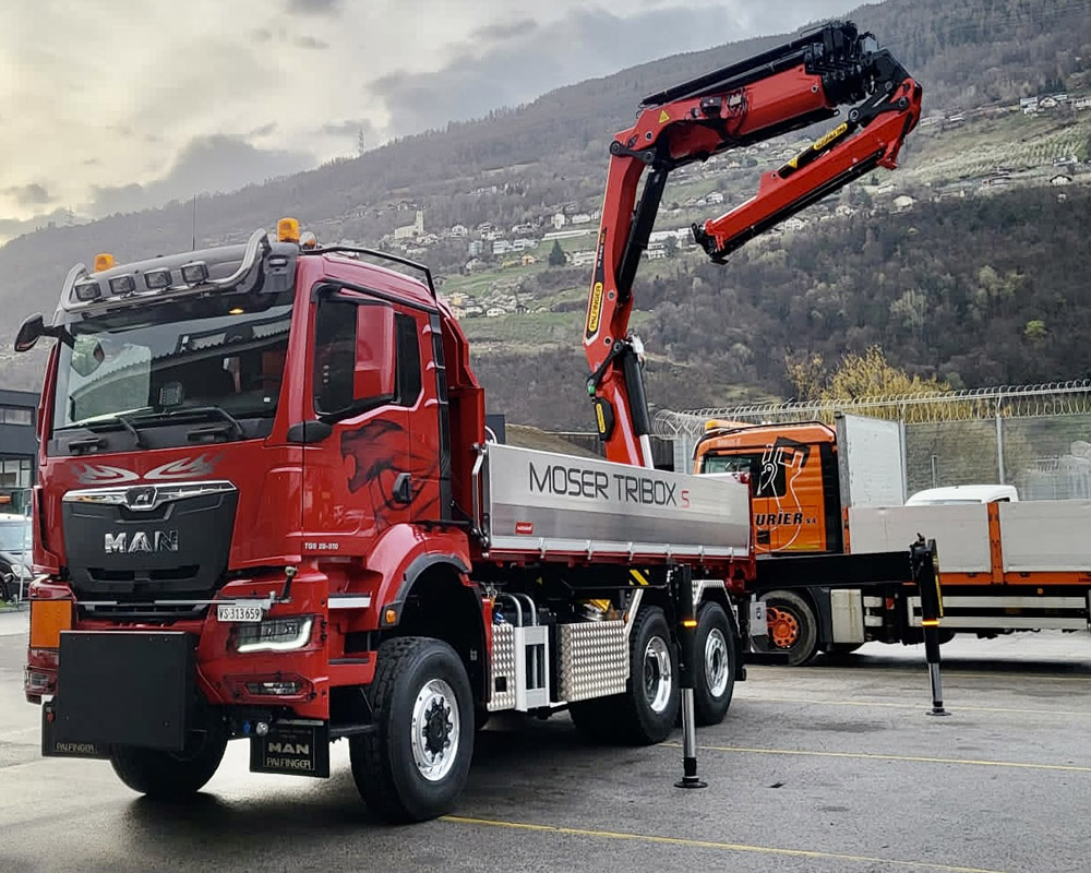Camion professionnel d'André BORNET Fils Transports SA à Aproz (Nendaz) en Valais et en Suisse